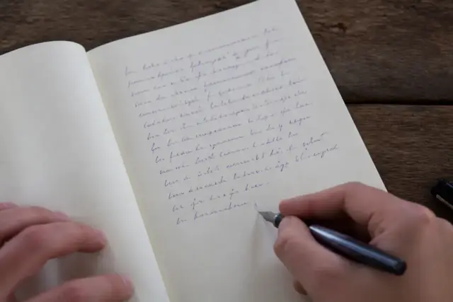 Un message manuscrit terminé par un seul mot, tracé à l’encre violette au bas de la page